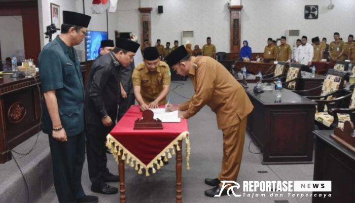 Bupati Sumenep Tandatangani Penetapan Raperda Pelaksanaan APBD Tahun 2023