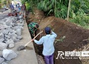 Permudah Akses Warga, Babinsa Tumpeng Karya Bakti Pelebaran Jalan Rabat Beton