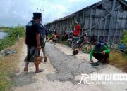 Pagar Nusa dan Warga Gapura Sumenep Perbaiki Jalan Rusak 8 Pagar Nusa dan Warga Gapura Sumenep Perbaiki Jalan Rusak