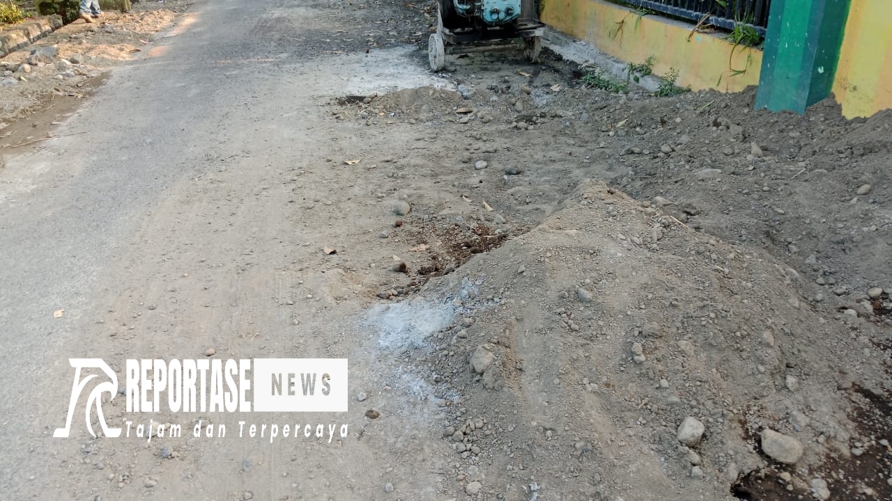 Tanpa Papan Nama, Proyek Menyerupai Bagunan Irigasi Disorot Warga 2 Pekerjaan bangunan menyerupai jaringan irigasi diduga proyek siluman.