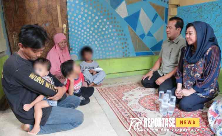 Pj. Wali Kota Prpbolinggo bersama istri yang sekaligus sebagai Pj Ketua TP PKK Kota Probolinggo Dewi Maharani saat mengunjungi anak stunting.