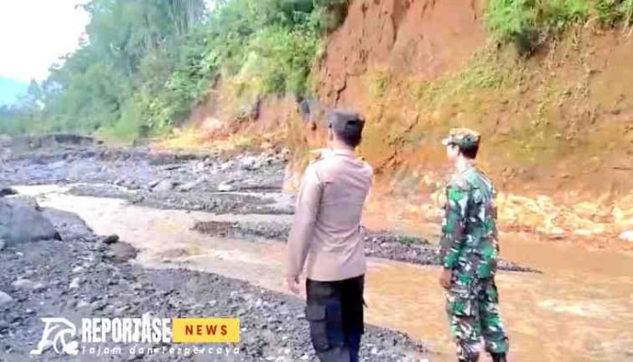 Polsek Pronojiwo Aktif Pantau Debit Air Sungai Kembangan Antisipasi Banjir