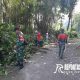 Babinsa Ranubedali dan Warga Laksanakan Kerja Bakti Bersih Lingkungan.