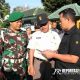 Inspeksi handphone langsung oleh Staf Intel beserta Provost di Halaman Makodim 0821/Lumajang.
