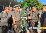 Cegah Judi Online, Kasdim 0825/Banyuwangi dan Pasi Intel Razia HP Prajurit 12 Cegah Judi Online, Kasdim 0825/Banyuwangi dan Pasi Intel Razia HP Prajurit