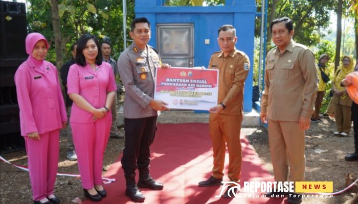 Kapolres Probolinggo Resmikan SPAM di Desa Nogosaren Gading