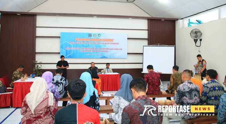 Lembaga Pemasyarakatan (Lapas) Kelas IIA Banyuwangi bekerjasama dengan Dinas Sosial, Pemberdayaan Perempuan dan Keluarga Berencana setempat menggelar pelatihan bahasa isyarat bagi para petugas.