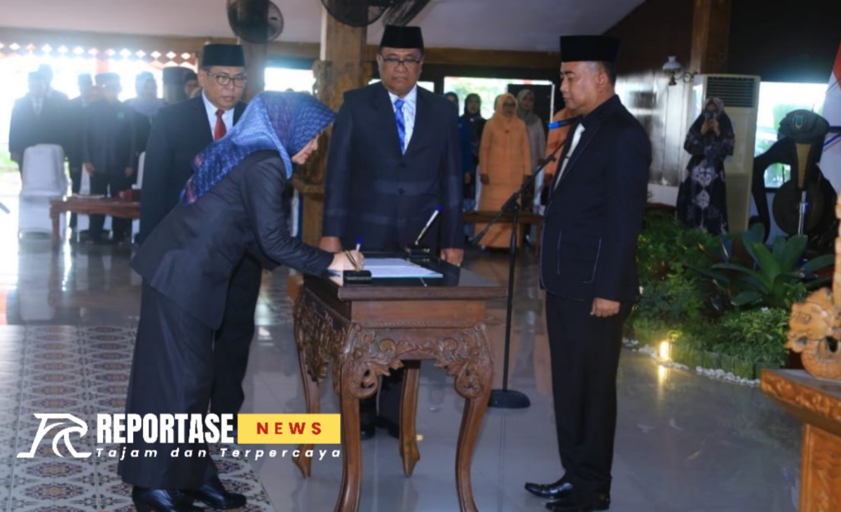 Prosesi pelantikan dan pengambilan sumpah dilaksanakan di Pendopo Prasaja Ngesti Wibawa