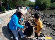 Ribuan Nelayan Desa Banjarsari Lakukan Aksi Bersih Pantai dan Laut 8 Ribuan Nelayan Desa Banjarsari Lakukan Aksi Bersih Pantai dan Laut