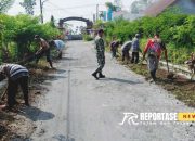 Wujud Kepedulian, Babinsa Sumbermujur Kerja Bakti Bersihkan Jalan Dusun 12 Wujud Kepedulian, Babinsa Sumbermujur Kerja Bakti Bersihkan Jalan Dusun