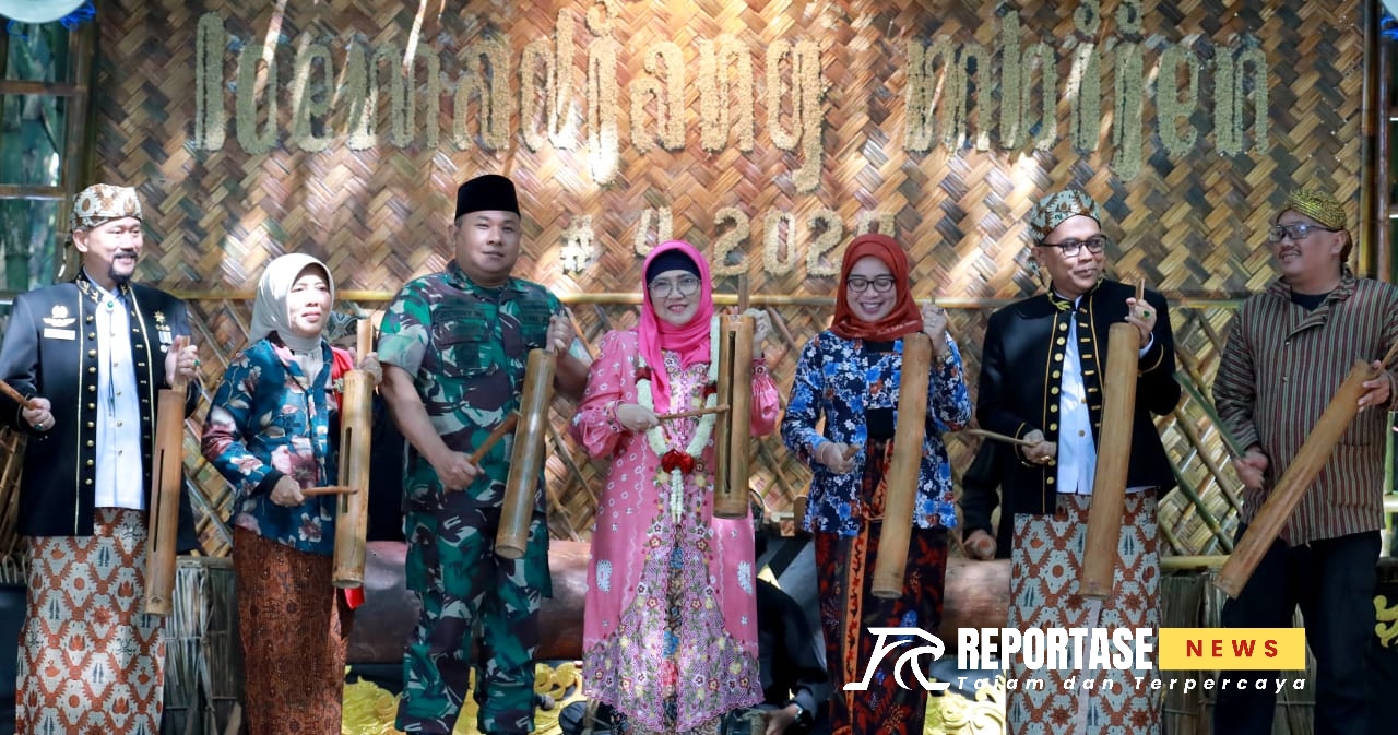 pembukaan pameran potensi wisata bertajuk "Loemadjang Mbiyen" yang digelar di Hutan Bambu Desa Sumber Mujur Kecamatan Candipuro