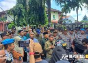 LSM Bidik Sumenep dan Gamas Geruduk Kantor DPRD. 10 LSM Bidik Sumenep dan Gamas Geruduk Kantor DPRD.