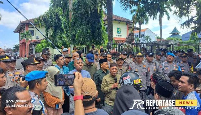 LSM Bidik Sumenep dan Gamas Geruduk Kantor DPRD.