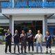 KJJT banyuwangi bersama mayor laut (P) Rochmad Abdullah di depan mako pangkalan TNI- Al Lanal Banyuwangi