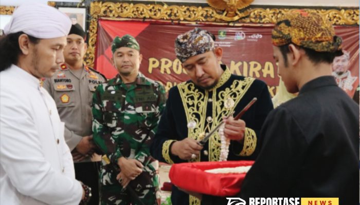 Lestarikan Budaya dan Tradisi Agung, Pemkab Gelar Penyerahan Pusaka Keraton 