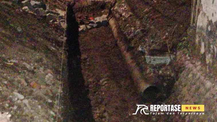 Gorong gorong yang berada di lokasi proyek Bagunan avour di jalan raya Propinsi genteng-kembiritan Raib Tak tersisa.