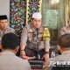 Kapolres Sumenep Akbp Henri Noveri Santoso, S.H., S.I.K., M.M., memimpin pelaksanaan peringatan Tahun Baru Islam 1446 H