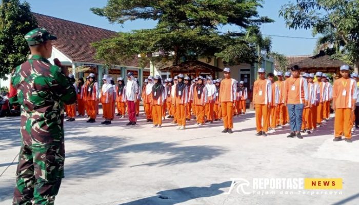 Pemberian Materi PBB MPLS SMK Miftahul Islam Kunir