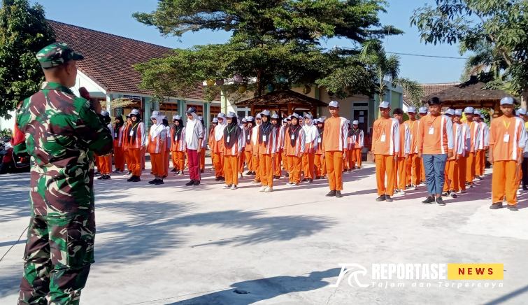 Pemberian Materi PBB MPLS SMK Miftahul Islam Kunir