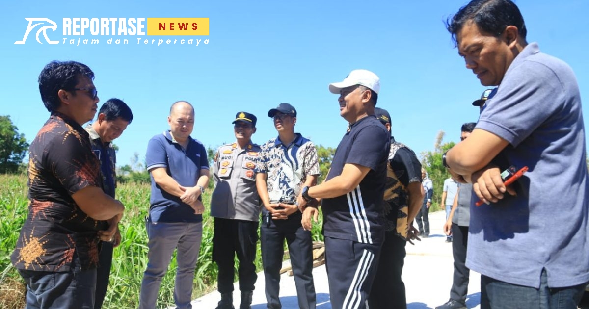 Pj. Bupati Probolinggo H. Ugas Irwanto, S.Sos., M.Si tiba-tiba melakukan inspeksi mendadak (sidak) pengerjaan jalan Desa Wringinanom,
