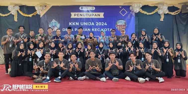 Kepala Desa Pabian, Zulfikar Ali Mustakim di dampingi Ibu Penggerak PKK bersama seluruh mahasiswa KKN Unija