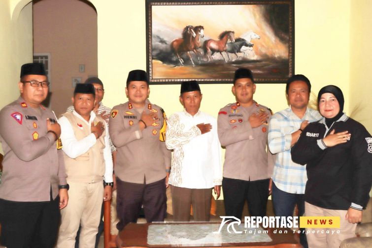 Kapolres Sumenep AKBP Henri Noveri Santoso, S.H., S.I.K, M.M., melakukan kunjungan silaturahmi ke kediaman Ketua LDII Sumenep Dr. KH. Musaheri
