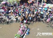 Petik Laut Desa Kalibuntu, Pj Bupati Probolinggo Lepas Prosesi Larung Sesaji