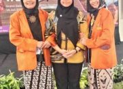 Mewakili Sampang, Istri Pj Bupati Hadiri Roadshow Batik dan Tenun di Surabaya 13 Mewakili Sampang, Istri Pj Bupati Hadiri Roadshow Batik dan Tenun di Surabaya