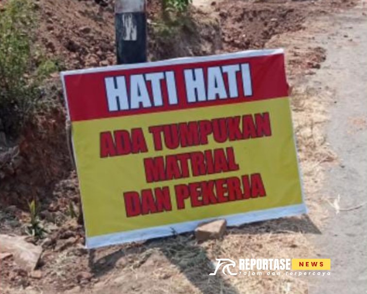 Dinas Pekerjaan Umum dan Penataan Ruang (PUPR) Kabupaten Nganjuk melaksanakan konstruksi drainase