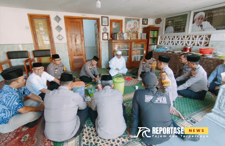 Kapolres AKBP Henri Noveri Santoso, didampingi Pejabat Utama (PJU) Polres Sumenep, berilaturahmi ke FKUB Sumenep