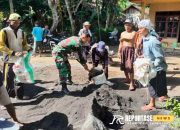 Babinsa Bersama Warga Gotong Royong Angkut Material Perbaikan Irigasi di Tegalrandu 12 Babinsa Bersama Warga Gotong Royong Angkut Material Perbaikan Irigasi di Tegalrandu