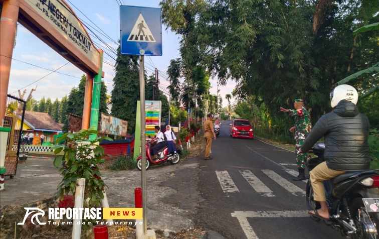 Serda M. Agus Arifin, menunjukkan dedikasinya kepada masyarakat