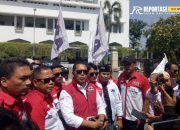 Aksi LSM LIRA di Kantor Gubenur Jatim, Pj Ditekan Harus Lakukan Evaluasi Dana Hibah 8 Aksi LSM LIRA di Kantor Gubenur Jatim, Pj Ditekan Harus Lakukan Evaluasi Dana Hibah