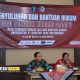 Kepala Lapas Banyuwangi Agus Wahono dan Ketua LKBH UNTAG Banyuwangi Saleh beserta empat orang advokat.