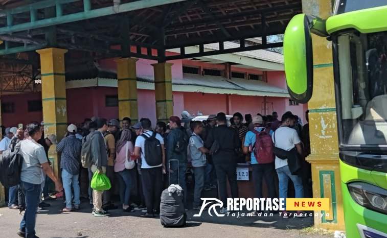 Studi banding Asosiasi Kepala Desa (AKD) se-Kabupaten Sumenep ke Bandung