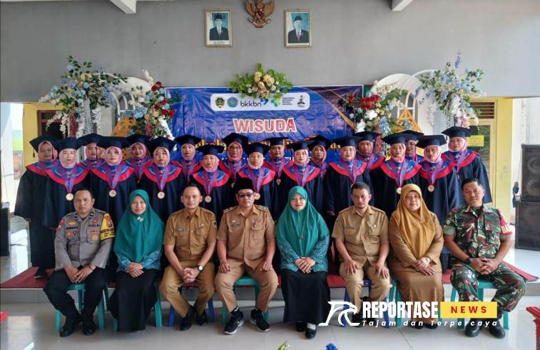 Acara wisuda Sekolah Orang Tua Hebat (SOTH)
