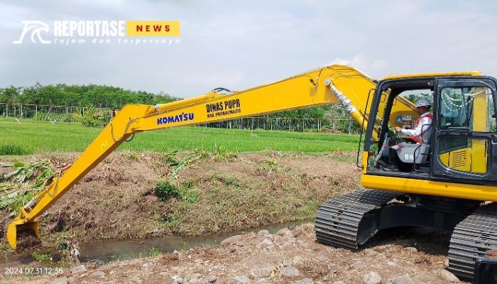 Pj Bupati Probolinggo Launching Revitalisasi Laboratorium Pengujian Konstruksi dan Dua Armada Alat Berat