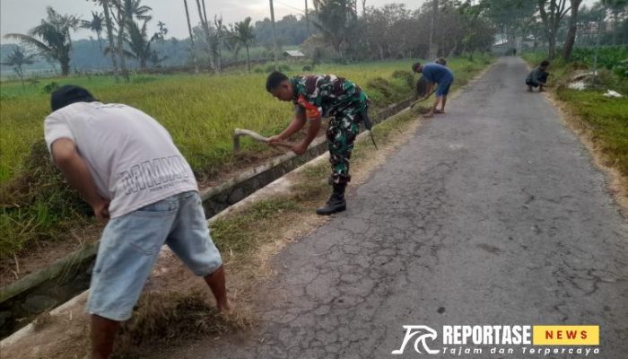 Pembersihan Irigasi: Upaya TNI dan Warga Mojosari Tingkatkan Produktivitas Pertanian