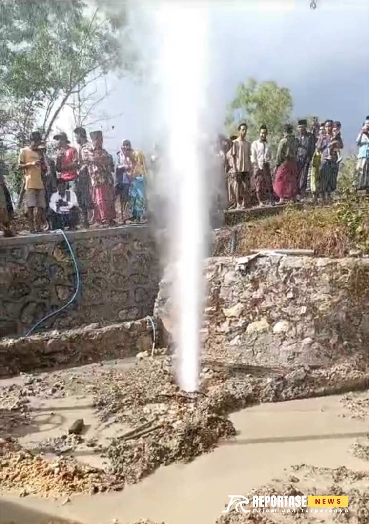 Semburan Air Setinggi Puluhan Meter Hebohkan Warga Kecamatan Omben