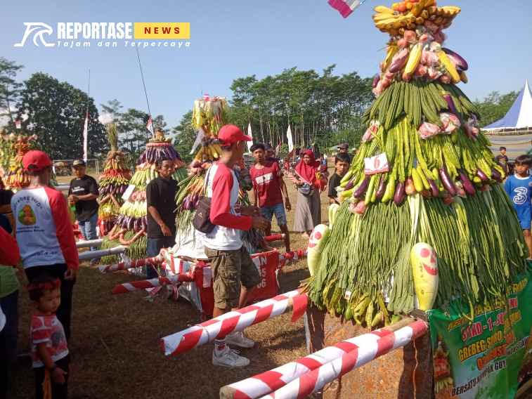 Acara sedekah hasil bumi, dan Sholawatan.