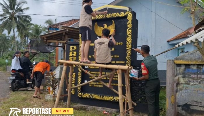 Sambut HUT Kemerdekaan RI, Karya Bakti Pengecatan Monumen Pancasila di Desa Papringan