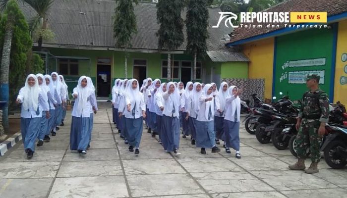 Pelatihan PBB: Membangun Disiplin dan Jiwa Korsa di SMA Almaisaroh