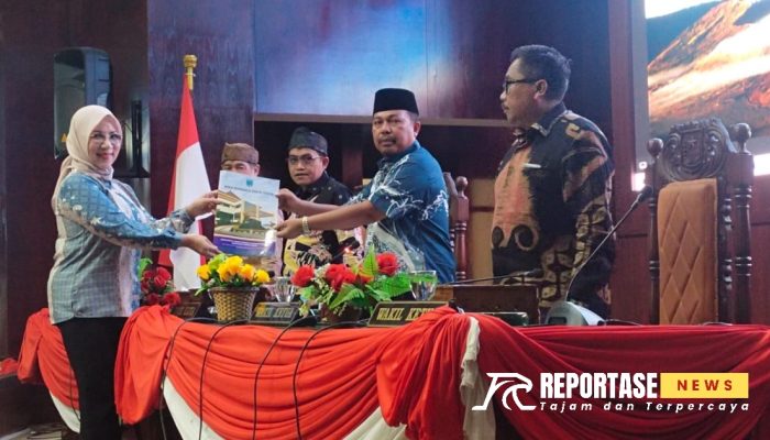 Fraksi DPRD Sampaikan PU Terhadap Raperda P-APBD 2024
