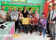 10 Warga Prasejahtera dan Lansia Desa Slorok Terima BLT-DD Tahap ke-VIII 14 10 Warga Prasejahtera dan Lansia Desa Slorok Terima BLT-DD Tahap ke-VIII