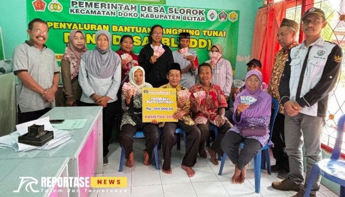 10 Warga Prasejahtera dan Lansia Desa Slorok Terima BLT-DD Tahap ke-VIII