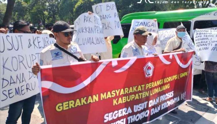GMPK Bersama Warga Lumajang Geruduk Mapolda Jatim