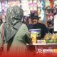 Aktivis senior dari wilayah selatan Sumenep, Aliyatin, menyampaikan dukungannya kepada para penjaga warung sembako Madura