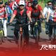 Gowes kemerdekaan ini diawali dengan senam bersama oleh Pj Bupati Ugas dan Ketua TP PKK Rita Erik di Alun-alun Kota Kraksaan serta peninjauan Bazar Proteksi yang menampilkan produk UMKM dan sembako.