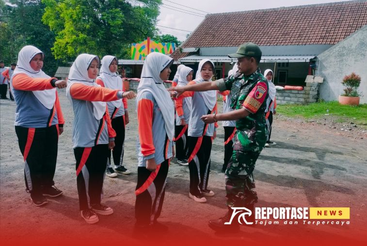 Persiapan lomba gerak jalan tingkat Kecamatan Pronojiwo