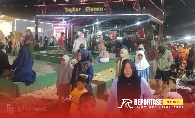 Warga Pamekasan antusias menghadiri Bazar UMKM yang digelar oleh Dinas Koperasi, UMKM, dan Naker